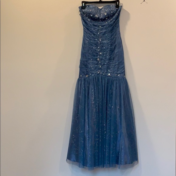 Blue Prom dress - Picture 5 of 8